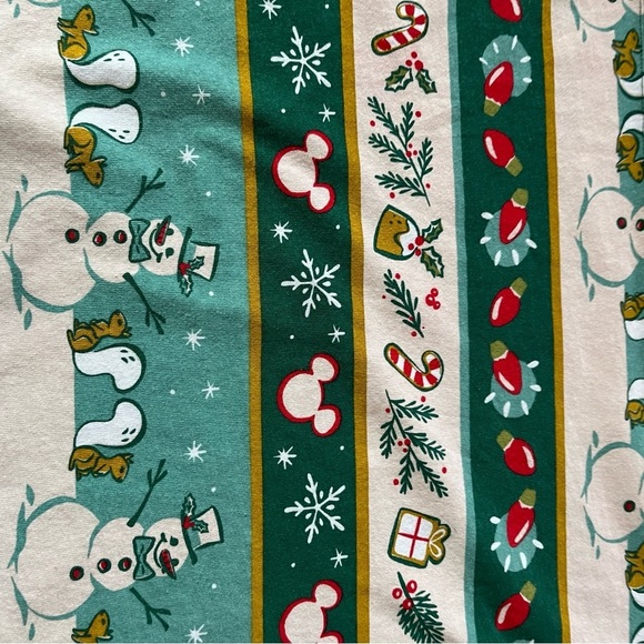 Disney Parks Holiday Spirit Christmas Spirit Jersey Size M - Picture 10 of 12